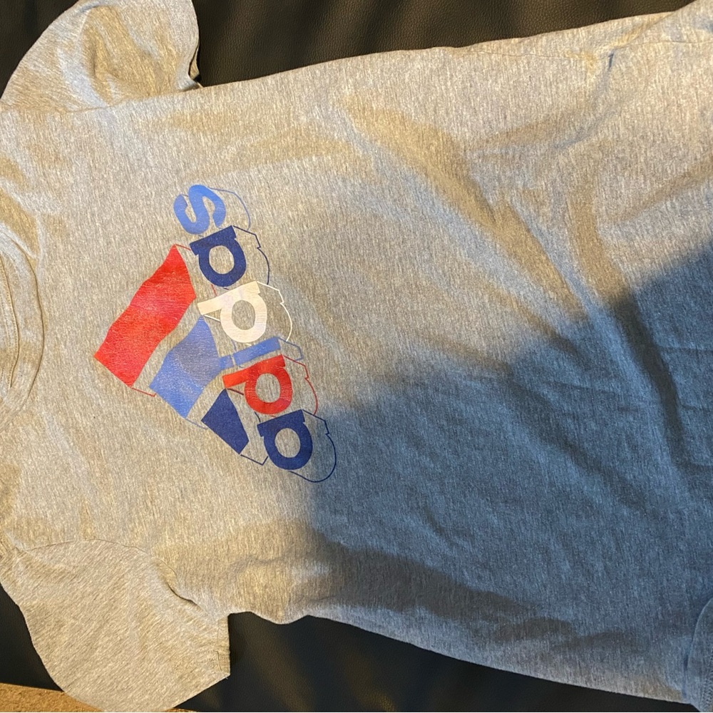 grey adudas shirt